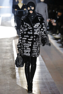 Moschino FALL 2018 MENSWEAR Milan MFW коллекция Moschino осень 2018 мужская неделя моды в Милане Mainstyles